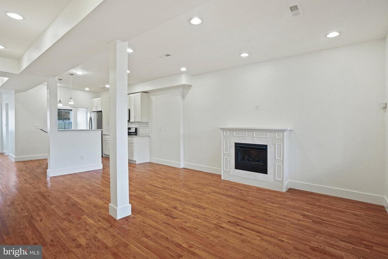 Primary Photo - 5415 Kansas Ave NW