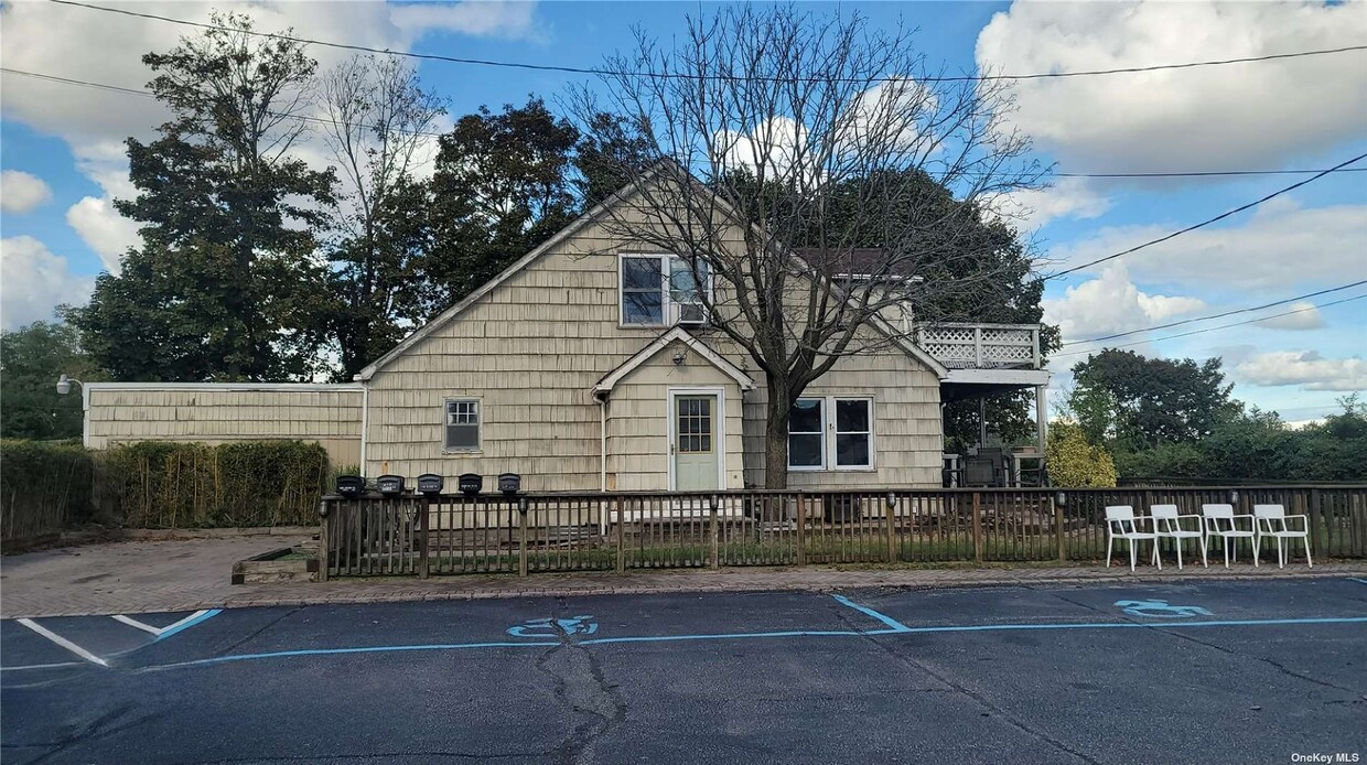 Primary Photo - 31 Baker Pl