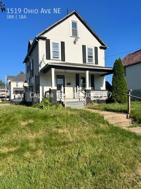Primary Photo - Spacious 3 bedroom home with garage for re...