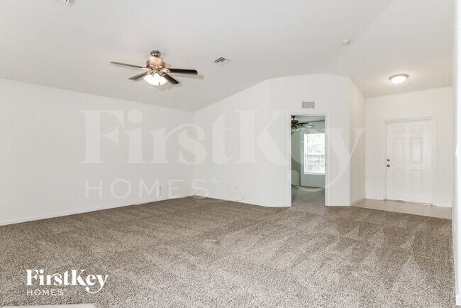 Building Photo - 471 SW Baoy Ave