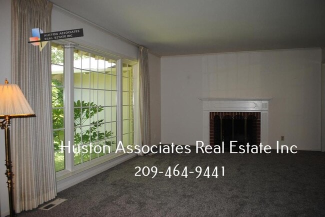 Building Photo - 2832 Benjamin Holt Drive