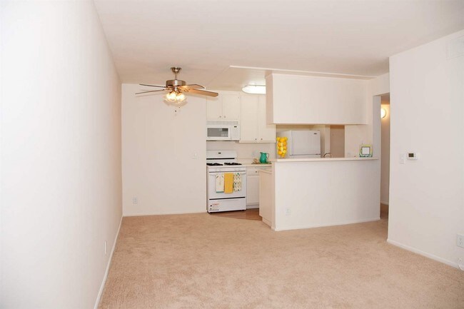 Building Photo - 14440 Dickens St