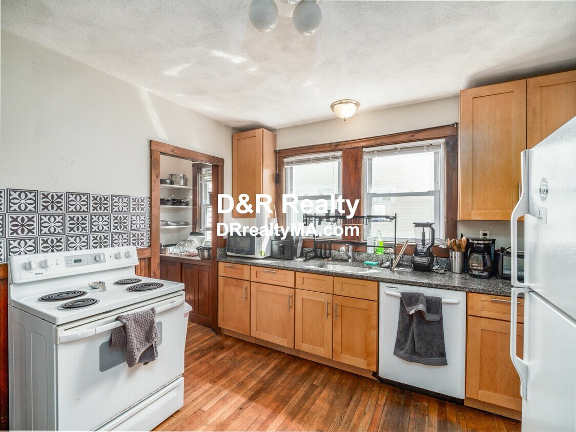 Foto principal - 54 Upland Rd