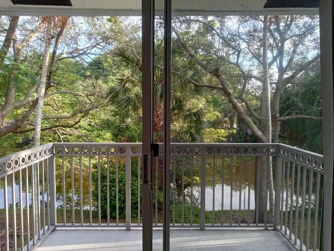 Foto del edificio - 2018 Alta Meadows Ln