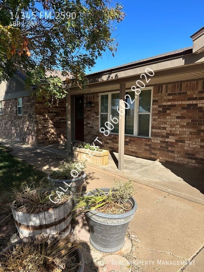Building Photo - Amazing home south of Amarillo with worksh...