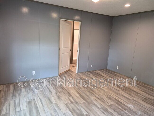 Foto del edificio - 4511 Dirt Rd