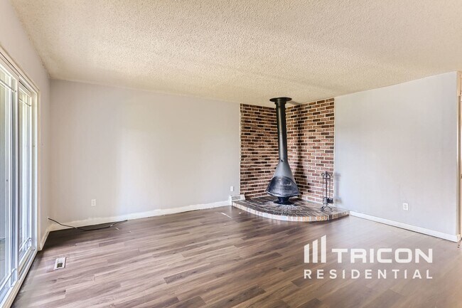 Foto del edificio - 14590 E 13th Ave