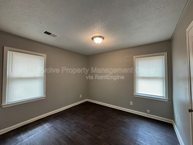 Photo - 3723 Wilshire Rd House