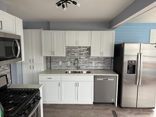 Foto del edificio - 7318 Columbia Ave