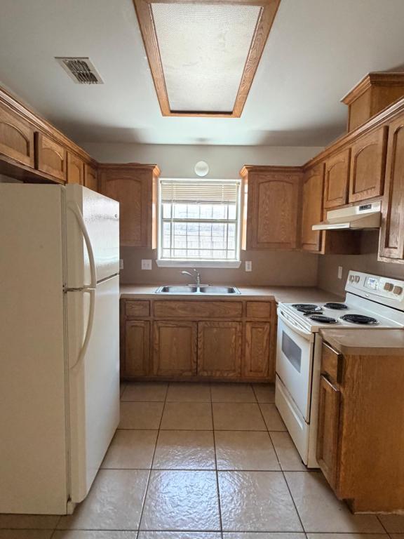 Building Photo - 803 W Emerald Dr
