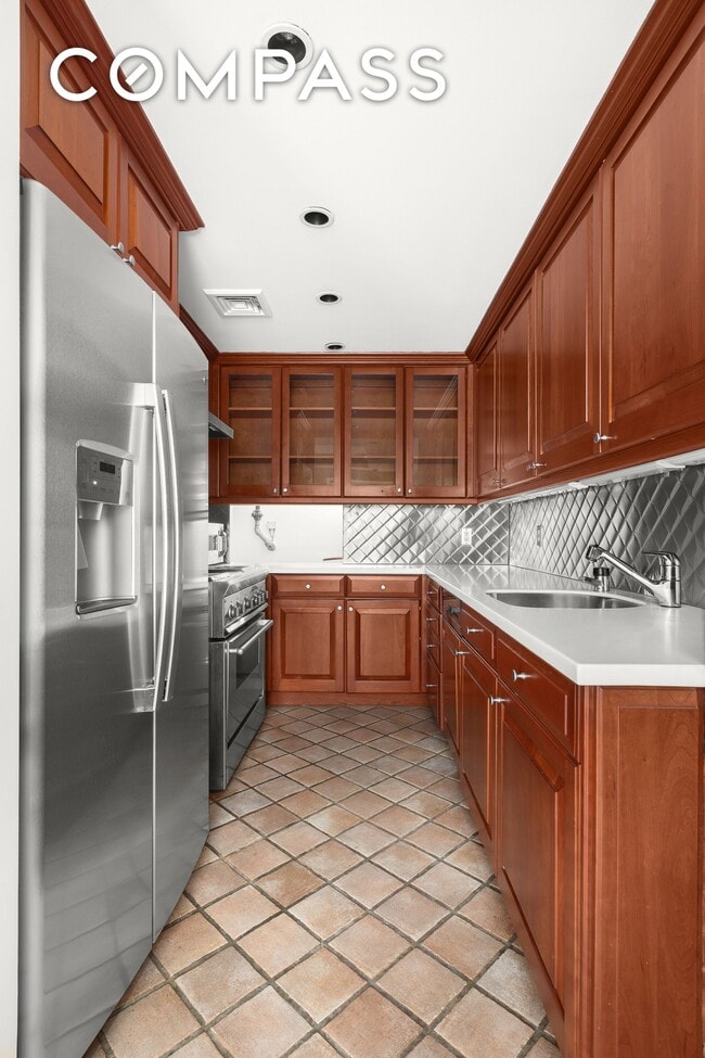 Building Photo - 152 East End Ave