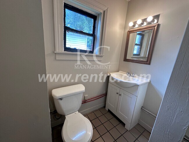Building Photo - 503-2  Shadowlawn-