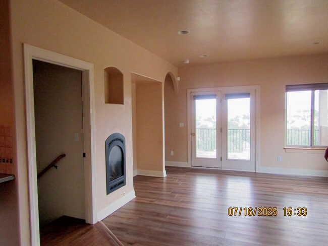 Building Photo - 1417 Fir Ct