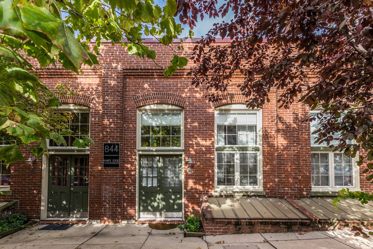 Primary Photo - 844 N 29th St