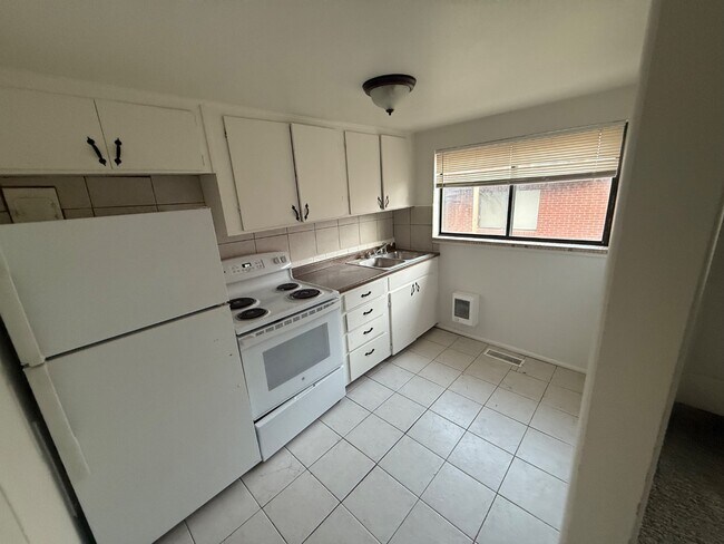 Foto del edificio - 1245/1247  S 5th Ave - 1247