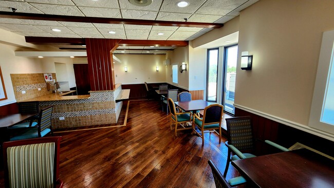 Comedor - The Pearl of Montclare Memory Care