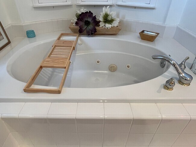 Foto del edificio - Beautiful Gated Two Story Home!  Coming Soon!