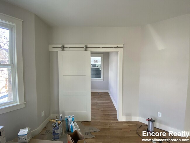 Building Photo - 70 Spring St