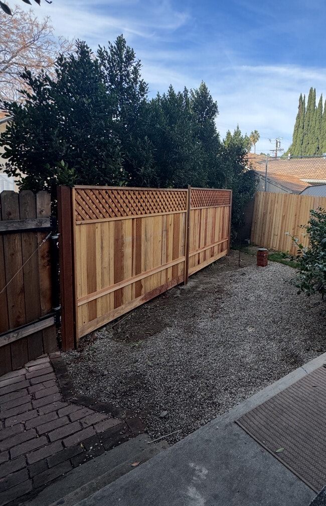 Building Photo - 6704 Nagle Ave