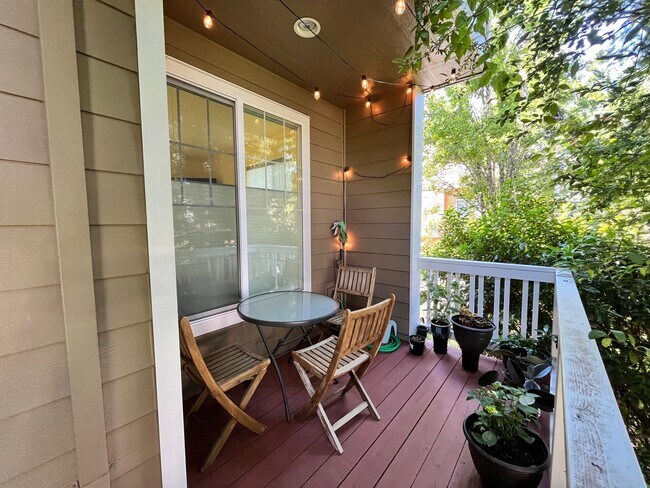 Photo - Stunning End-Unit Townhouse 3 bed, 2.5 bat...