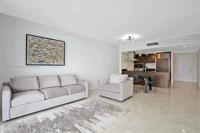 Building Photo - 495 Brickell Ave