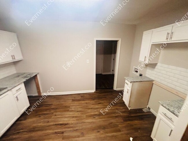Foto del edificio - 3015 W 24th St