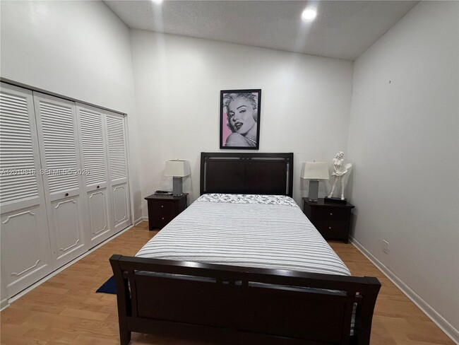 Foto del edificio - 8325 NW 37th Pl