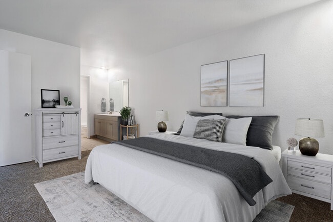 Foto del edificio - Crestwood Cove