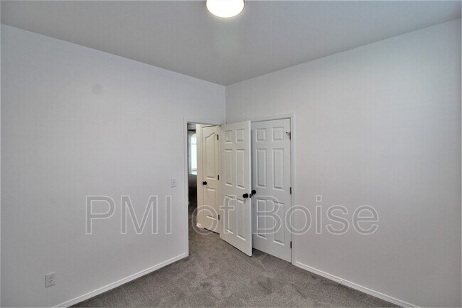 Foto del edificio - 10104 W Lupine St