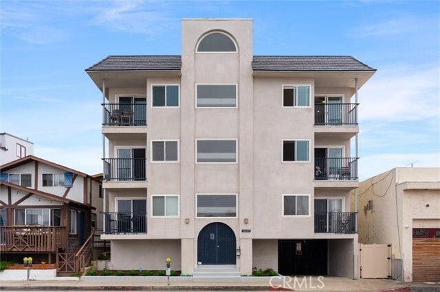 Building Photo - 2640 Hermosa Ave