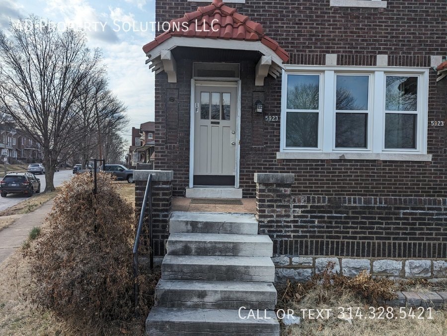 5923 S Kingshighway Blvd Unit A 1st Floor, St. Louis, MO 63109 Room