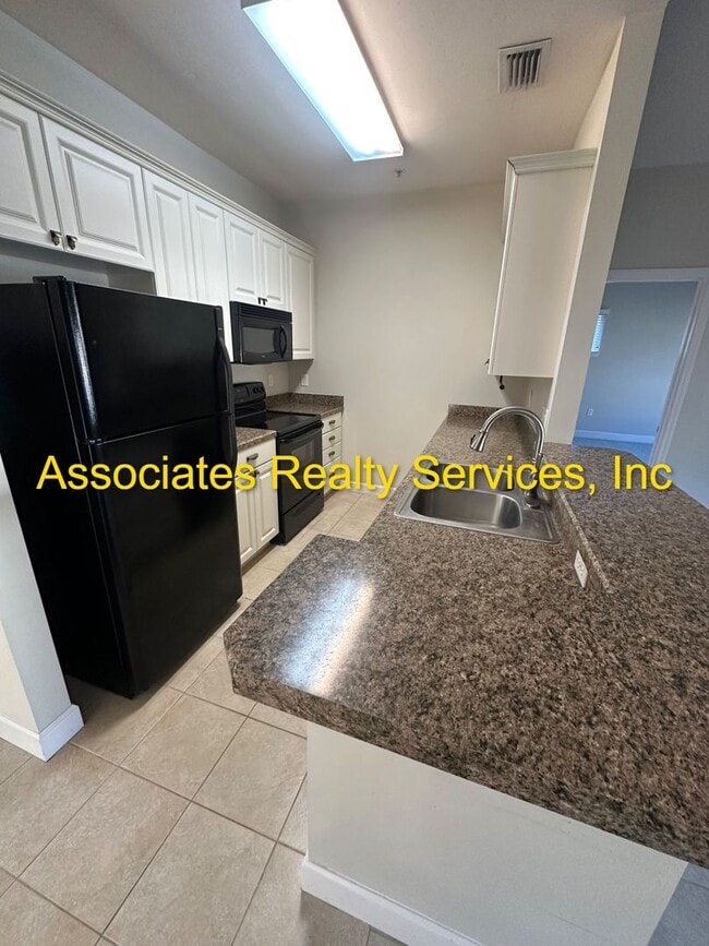 Building Photo - Now Available – 3BR/2BA Apartment in Haile Market Square!