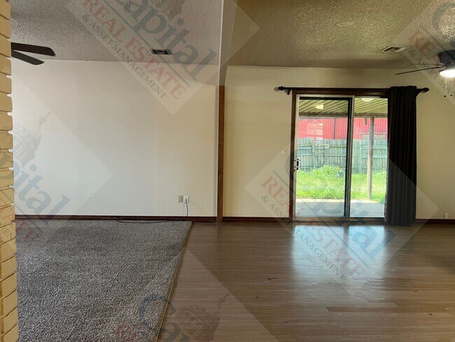 Building Photo - Home Sweet Home