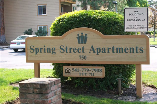 Foto del edificio - Spring Street Apartments