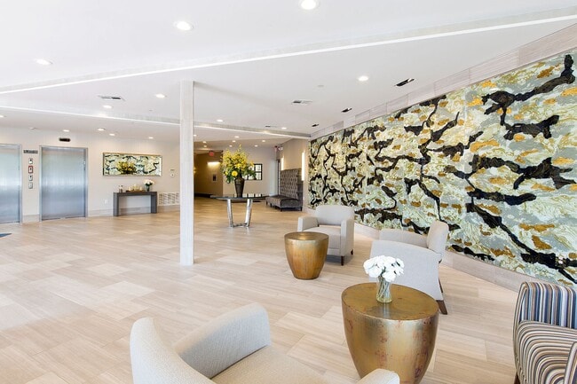 Building Photo - Gatehouse 75