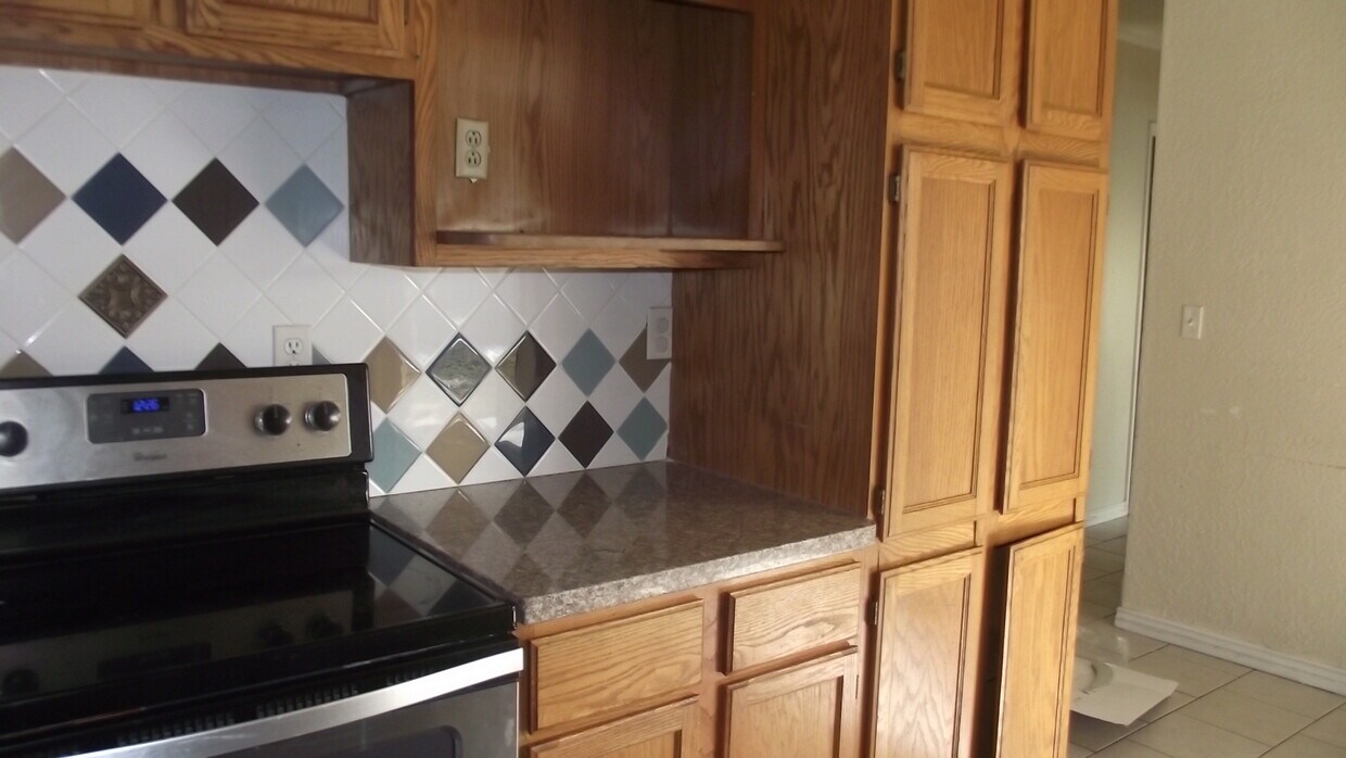 kitchen - 7665 W 3210 S