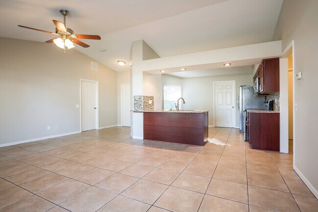 Foto del edificio - 80 Lake Daisy Blvd