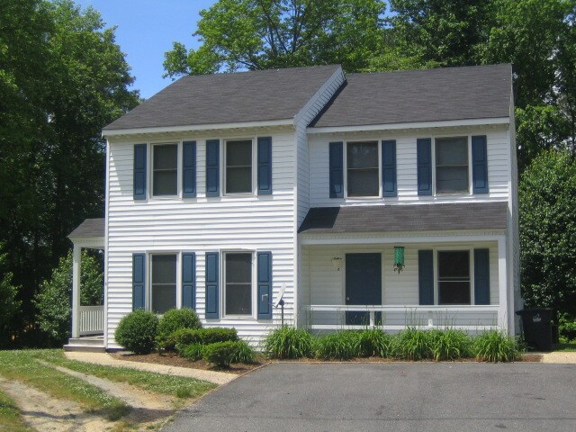Building Photo - Fox Hill Townhomes