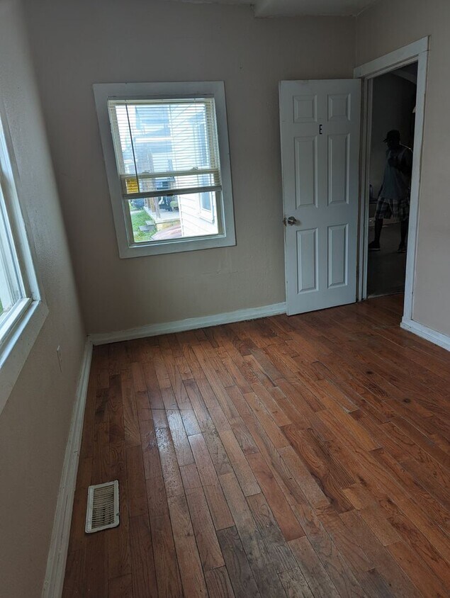 Primary Photo - COZY Room for Rent nestled in Downtown Suf...