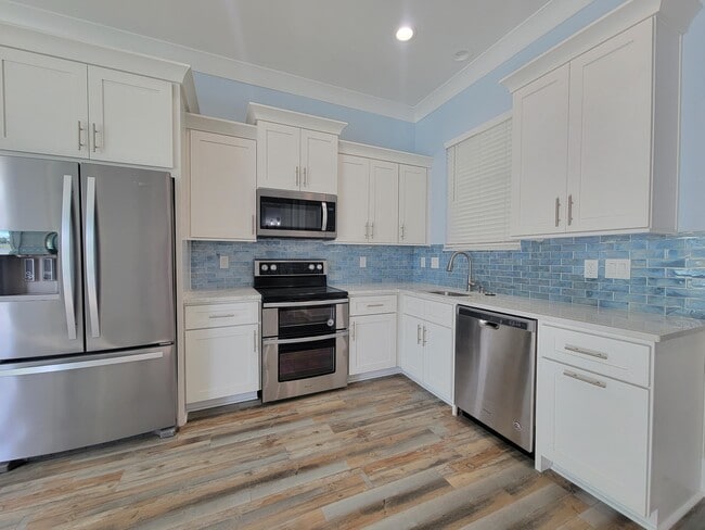 Building Photo - 1030 N County Hwy 393