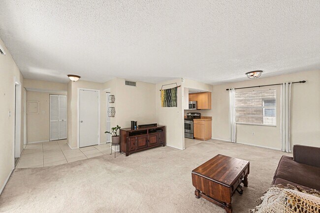 Building Photo - 3135 Shady Dell Ln