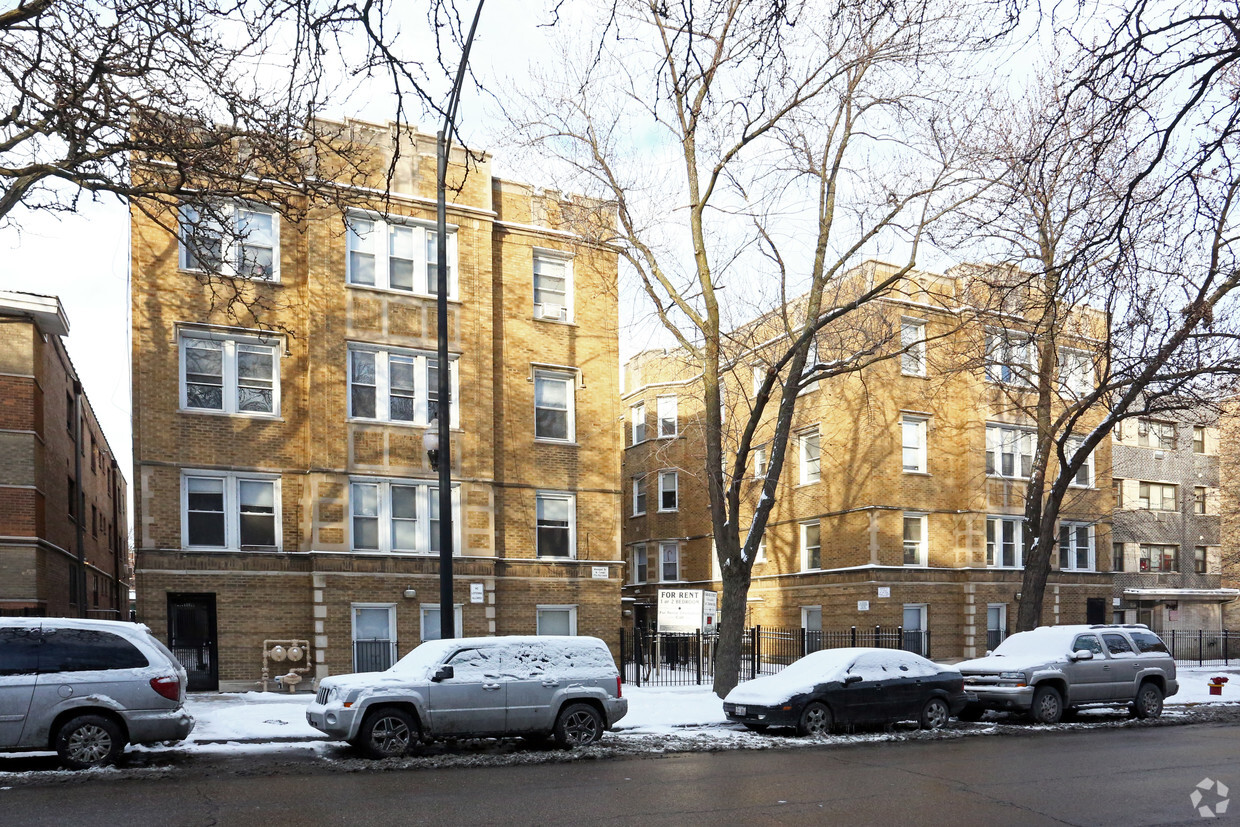 Foto principal - Rogers Park Apartments