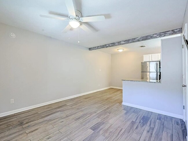 Photo - 718 Juniper Dr Apartment