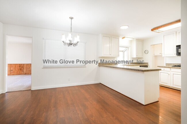 Foto del edificio - Charming 4-Bedroom Placentia Home with Fireplace, Covered Patio & Fresh Updates