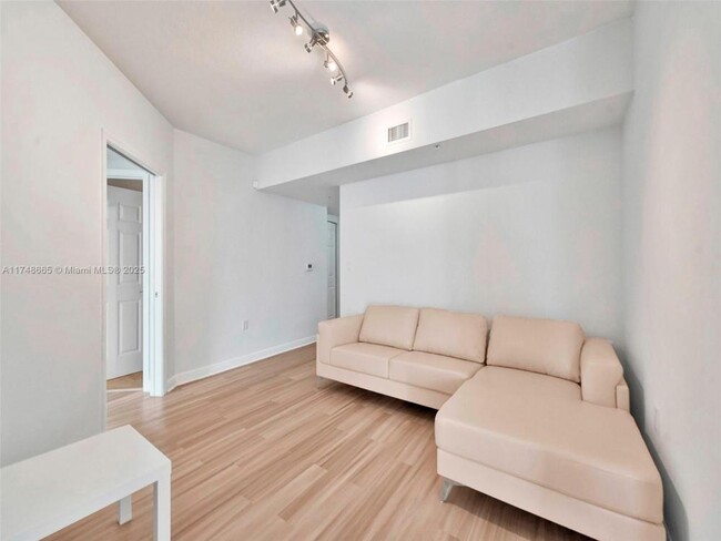 Foto del edificio - 2 bedroom in Hallandale FL 33009