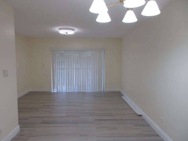 Building Photo - 9180 NW 40th St