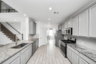 Building Photo - 3007 Velda May Dr