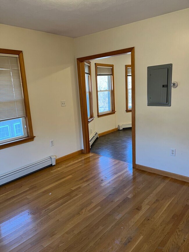 Foto del edificio - Sunny 1 Bed room 2nd floor apartment in Norwood