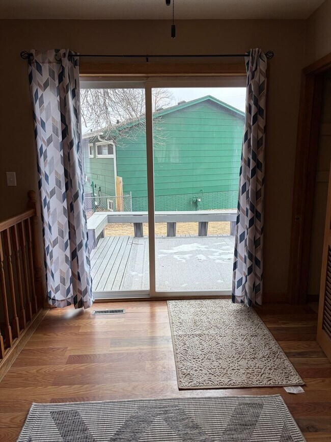 Foto del edificio - Beautiful Duplex Available Now