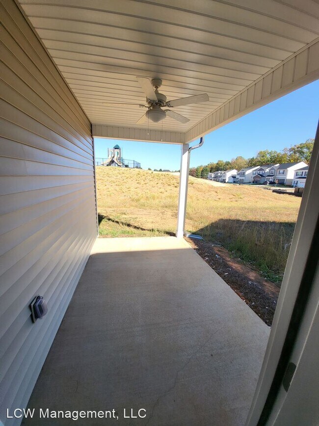 Building Photo - 3 br, 2 bath House - 634 Cam Circle